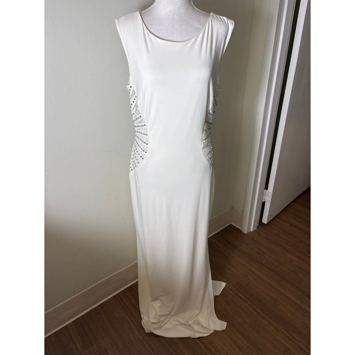 NWT Laundry Off White Sleeveless Body Con Gown with Rhinestones Sz 10