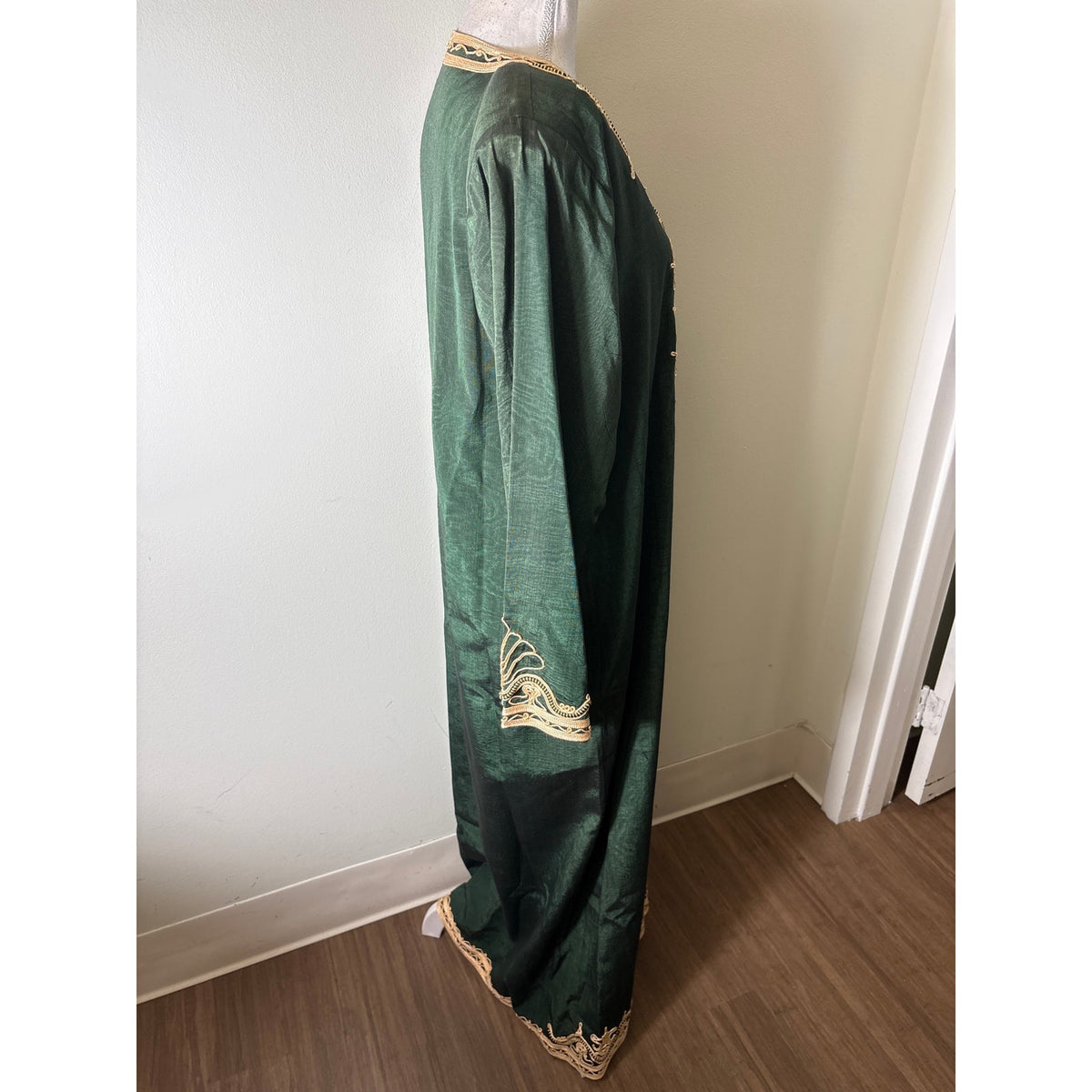 No Brand Green And Tan Embroidered Kimono Sz (FITS LIKE) M