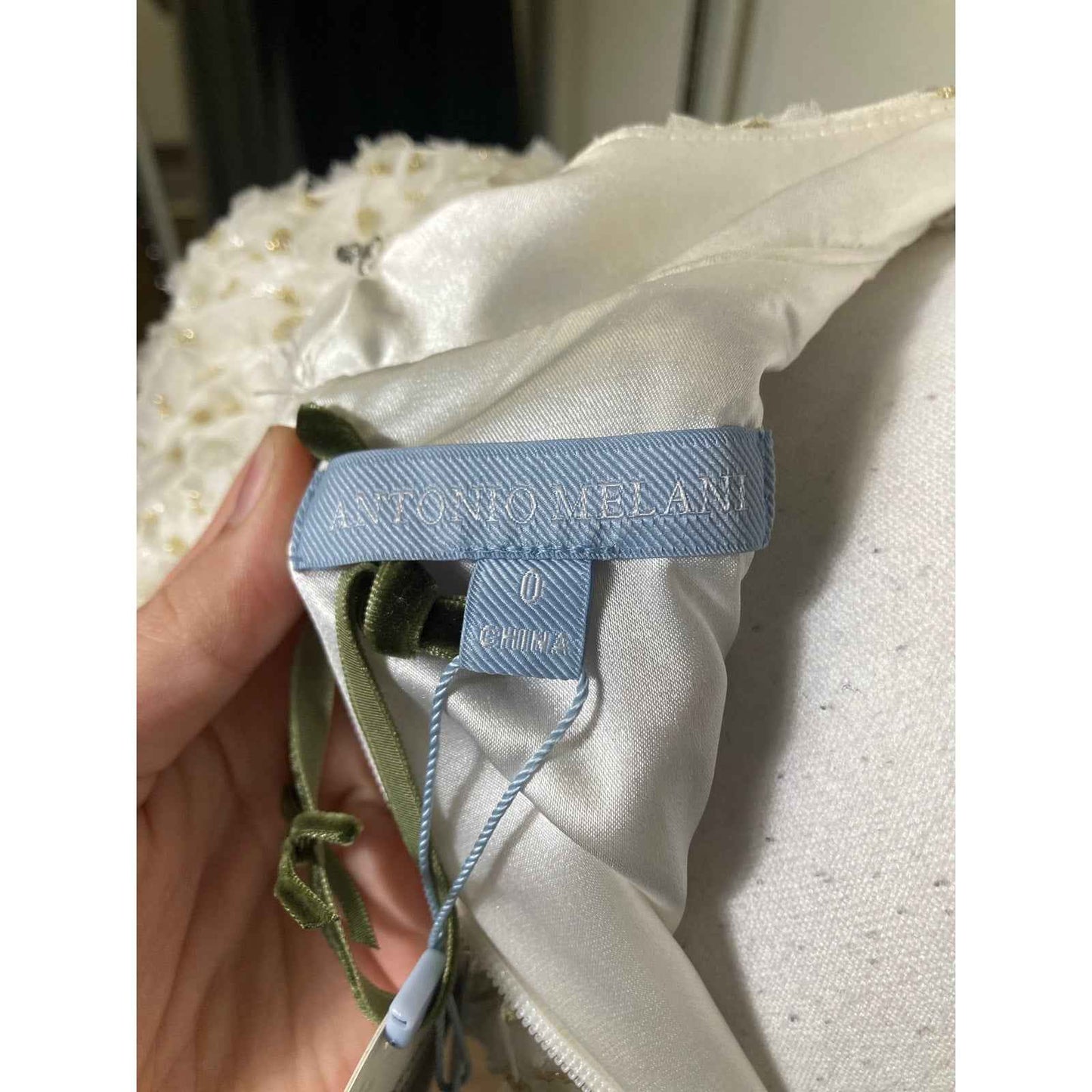 NWT Antonio Melani White Gold Long Sleeve Lace High Collar Cocktail Dress Sz 0