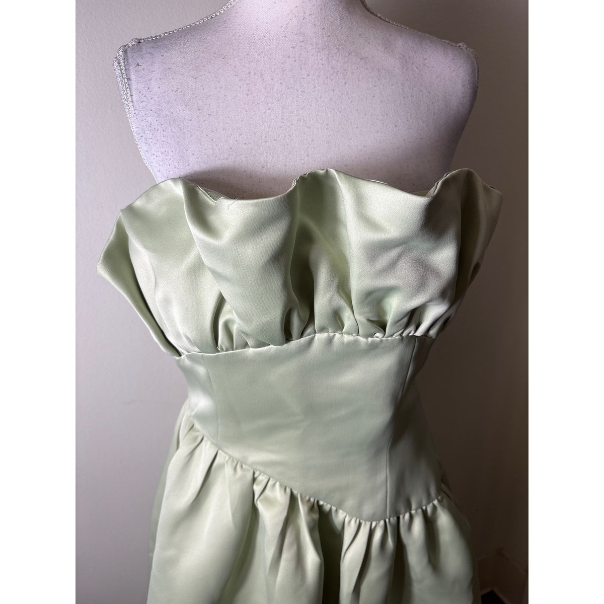 Elliatt Mint Green Strapless Ruffle Gown Sz M