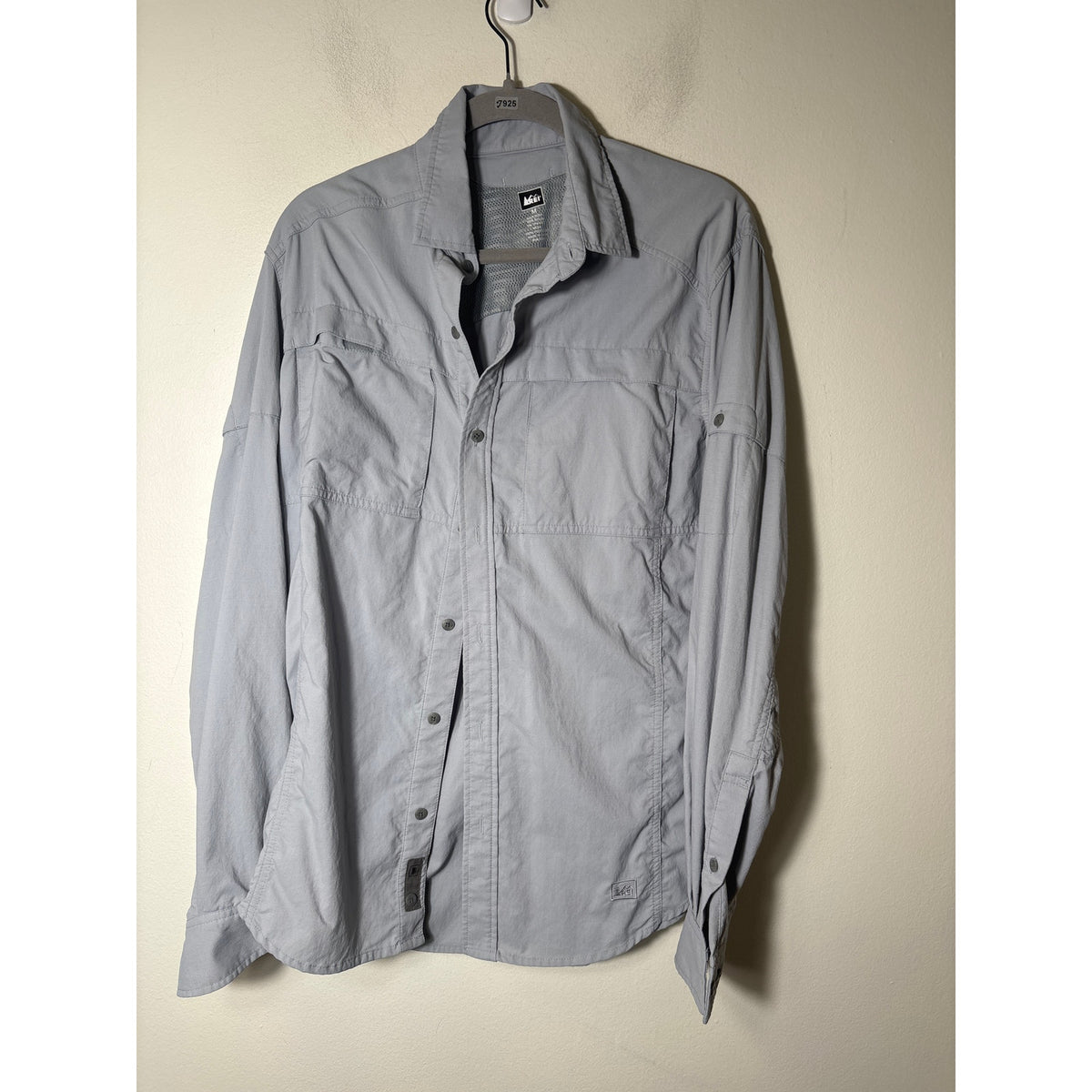 Men's REI Grayish Green Long Sleeve Breathable Button Down Shirt Sz M