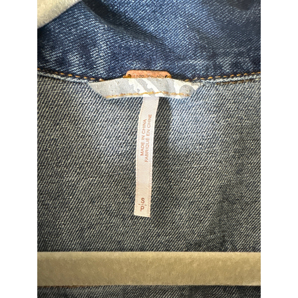 Free People Blue Denim Long Sleeve Cropped Jean Jacket Sz S