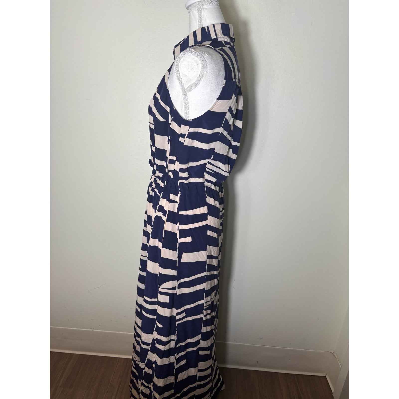 Trina Turk Navy Blue and White Print Silk Sleeveless Maxi Dress sz M