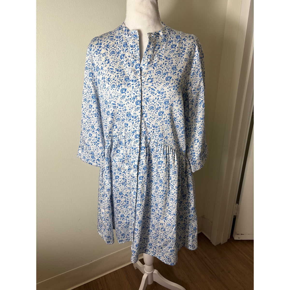 Tuckernuck White Blue 3/4 Sleeve Floral Knee Length Dress Sz M