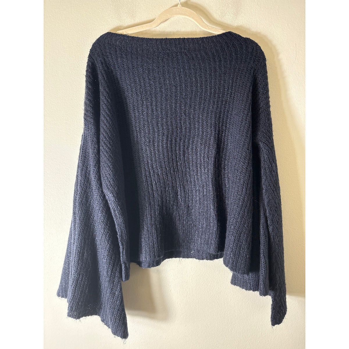 RD Style Navy Blue Wide Neck Flare Sleeves Sweater Sz M