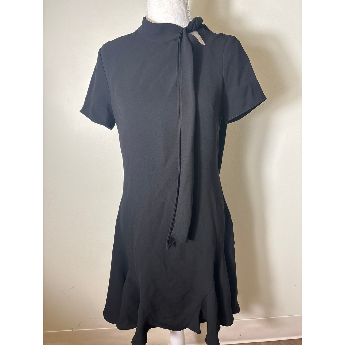 Shoshanna Black Short Sleeve Knee Length Dress Sz 4