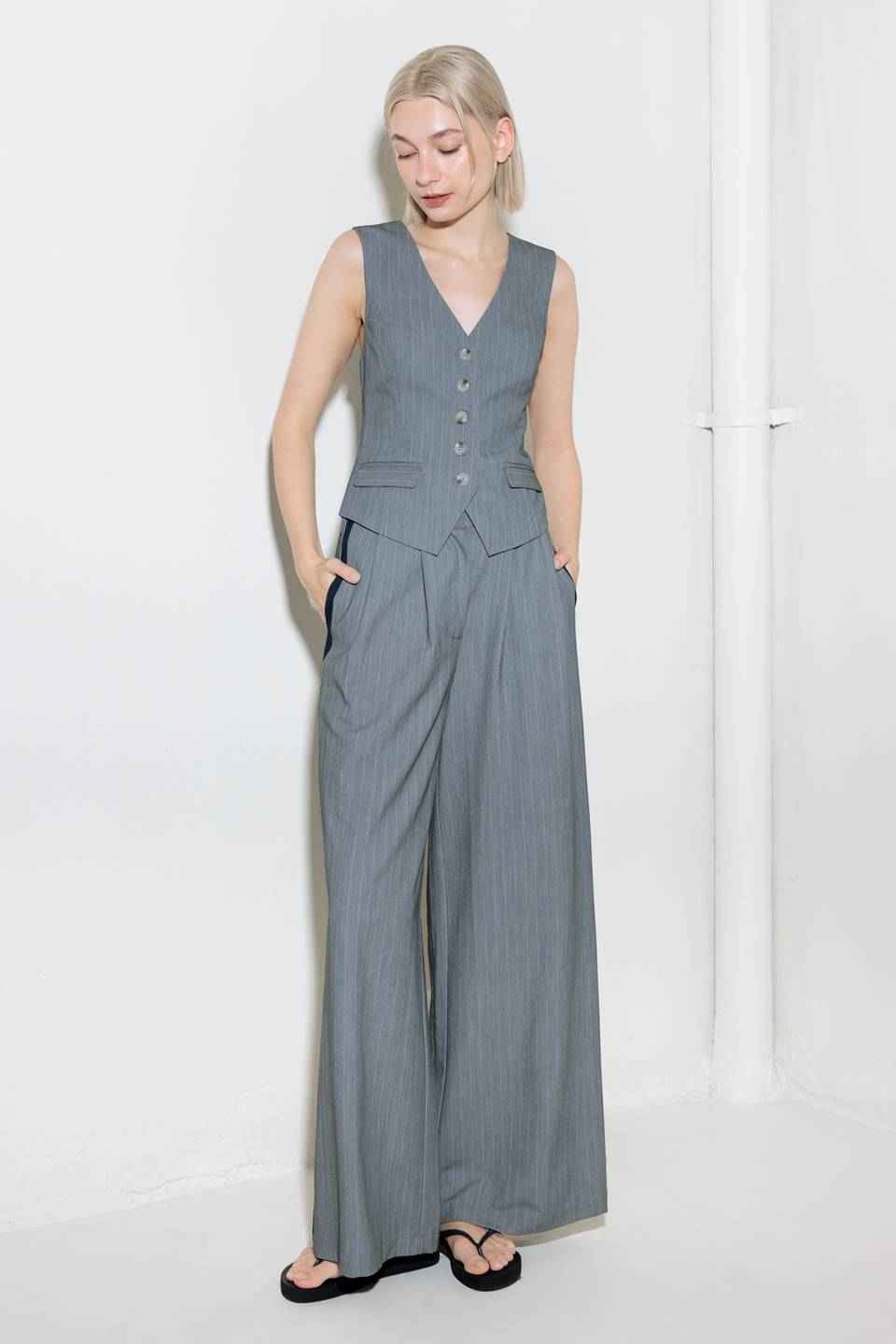 SMILE BRIGHT IN GREY WOVEN VEST