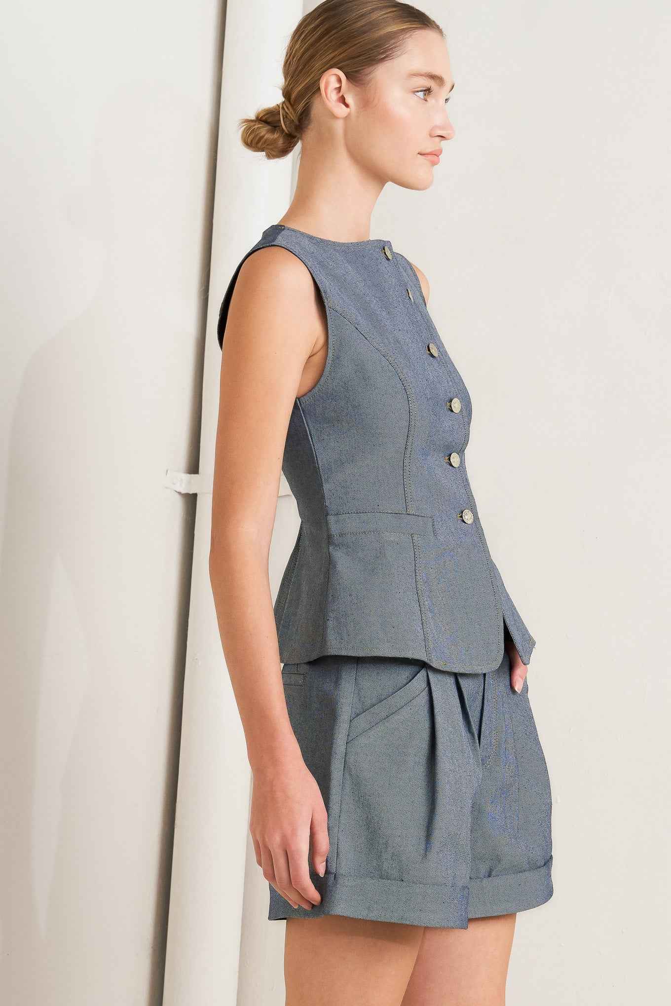 CONFIDENTLY COOL TAILORED WOVEN VEST
