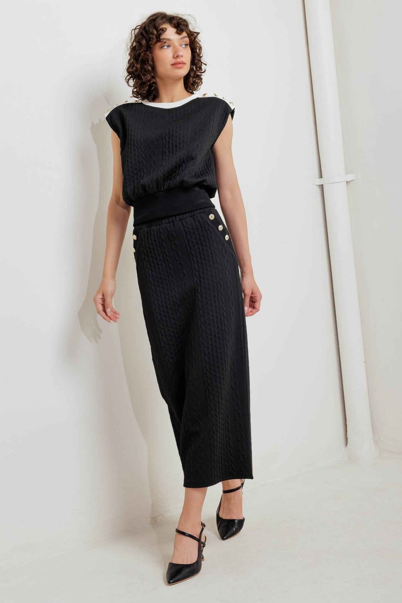 URBAN LUXE COMMAND KNIT MIDI SKIRT