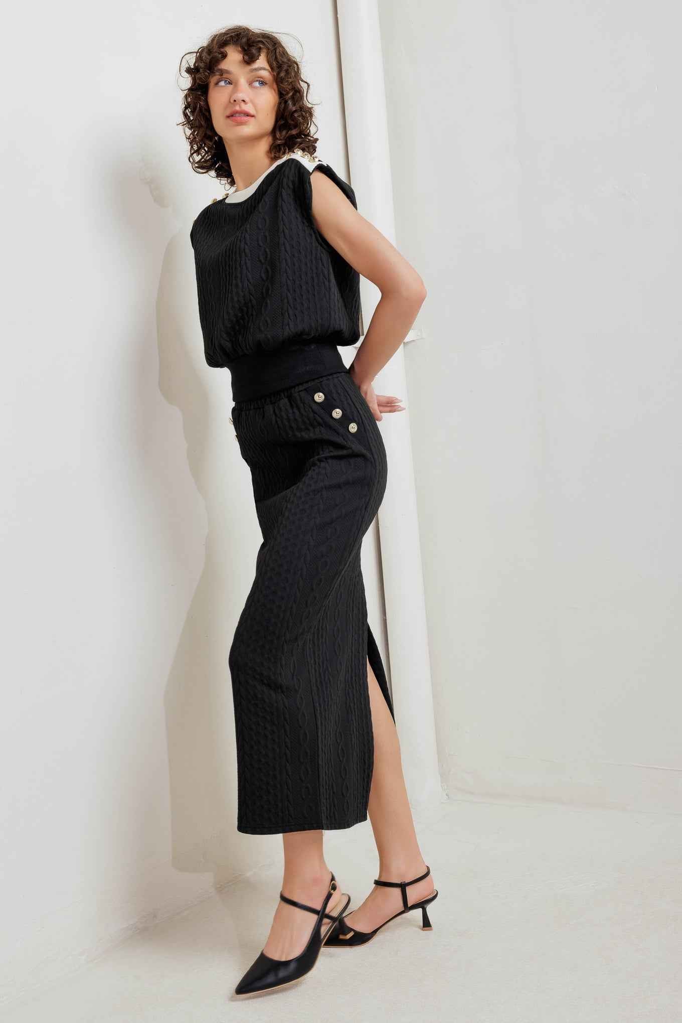 URBAN LUXE COMMAND KNIT MIDI SKIRT