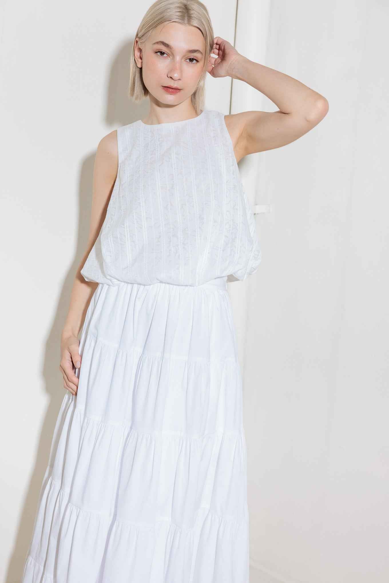 TIMELESS WITH EDGE WOVEN LACE TOP