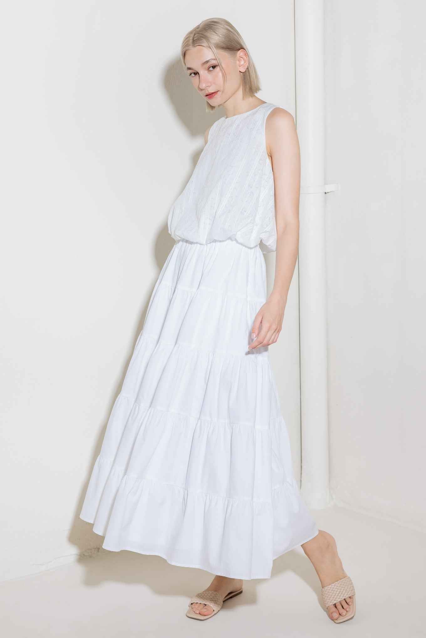 TIMELESS WITH EDGE WOVEN LACE TOP