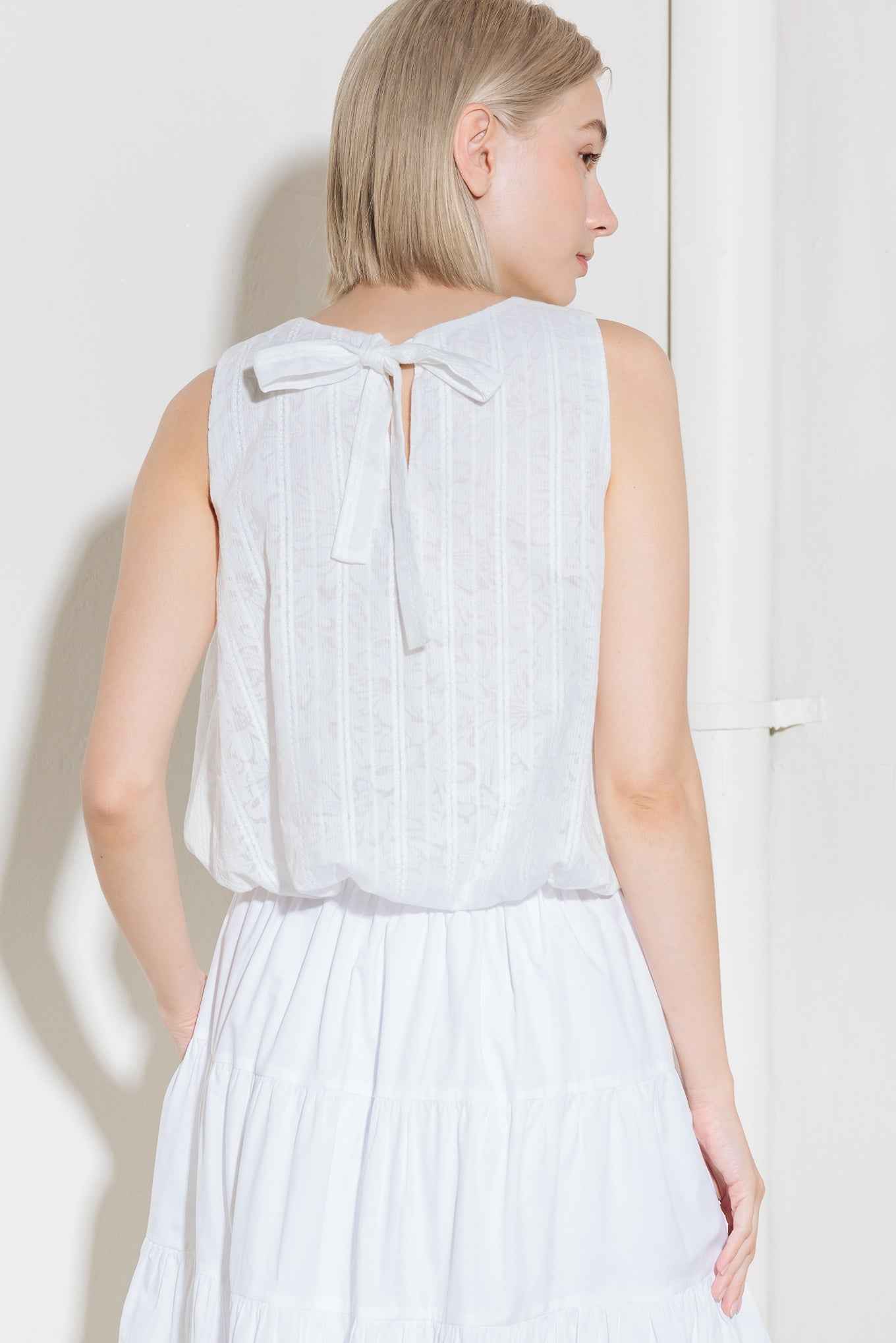 TIMELESS WITH EDGE WOVEN LACE TOP