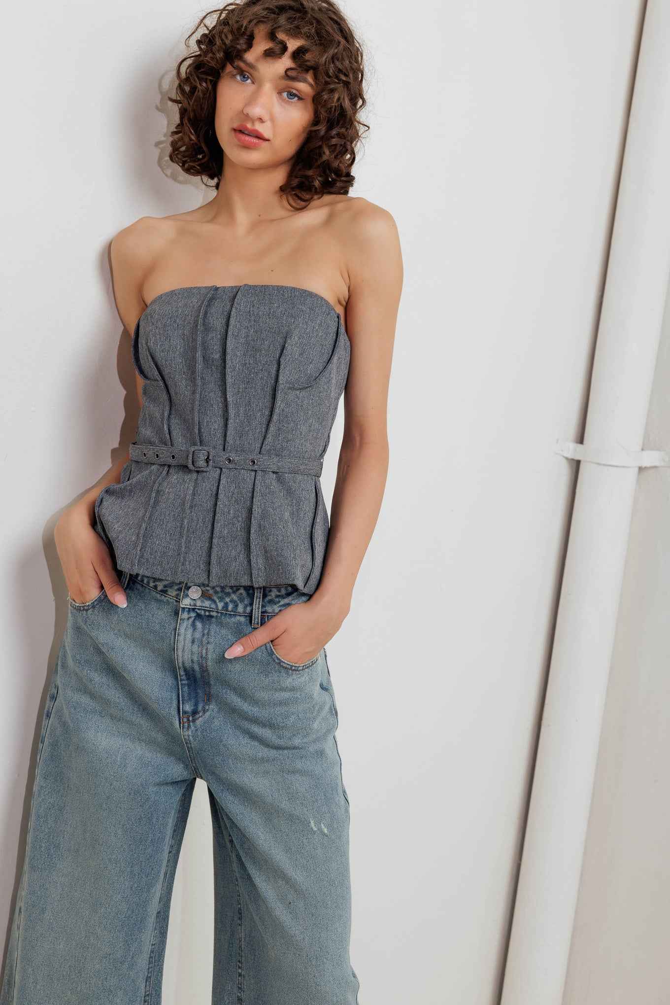 TIMELESS LOOK WOVEN TUBE TOP