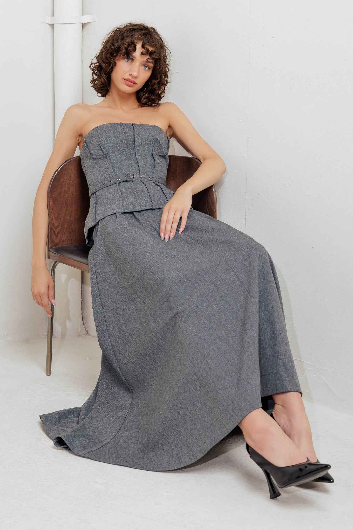 TIMELESS LOOK WOVEN TUBE TOP