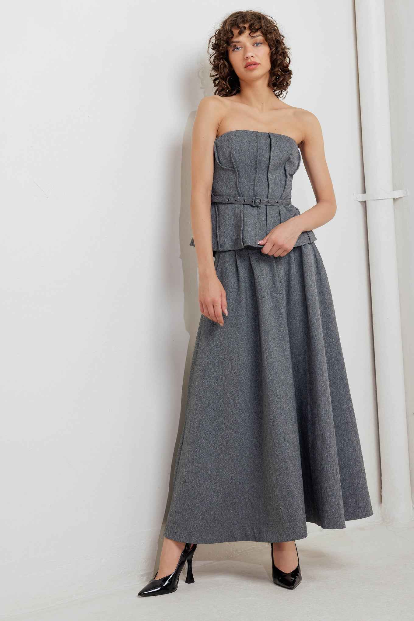 TIMELESS LOOK WOVEN TUBE TOP