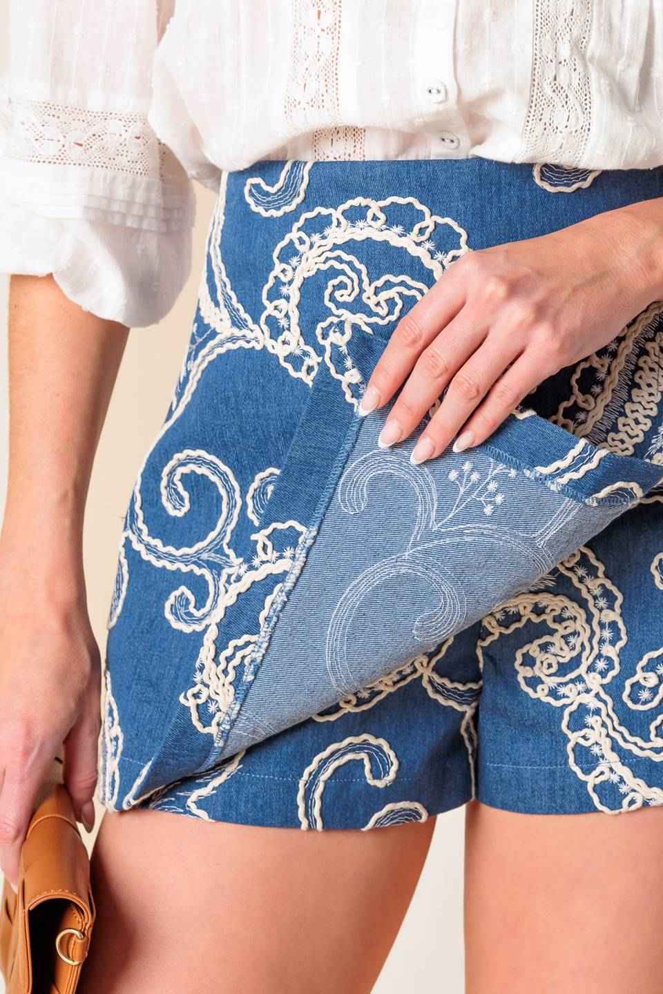 CARA LA FRANCE WOVEN SKORT