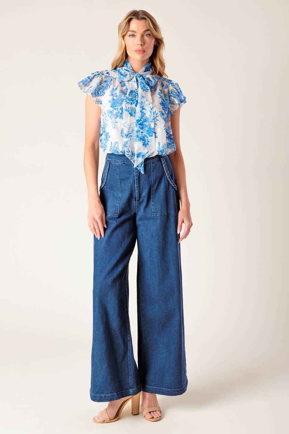 BEAUTY ICON WOVEN TOP