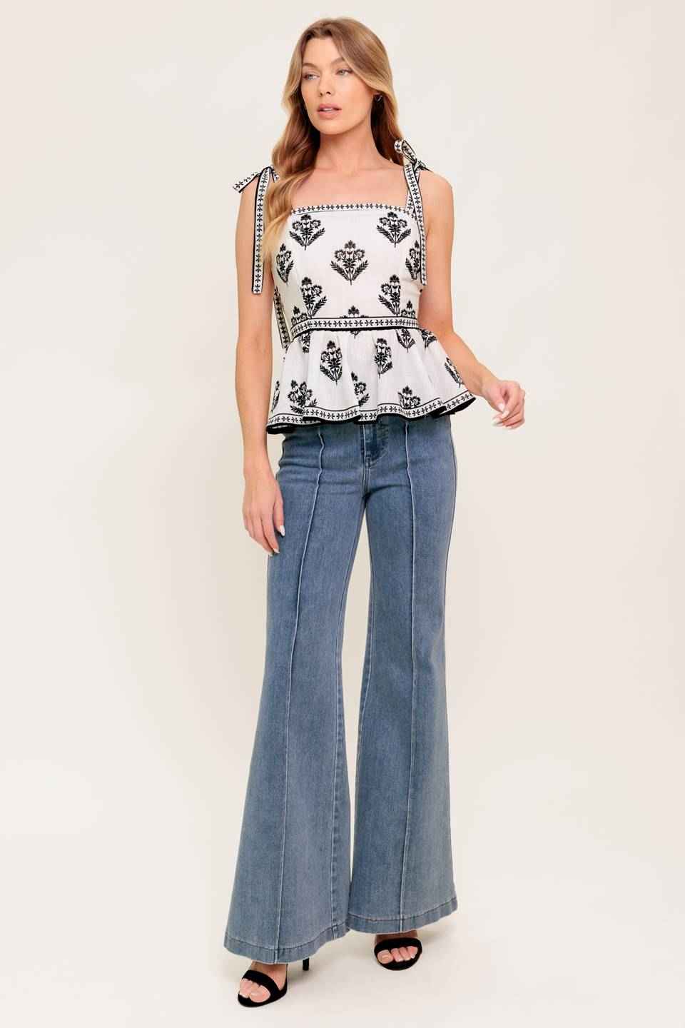 SERENE KISS WOVEN TOP