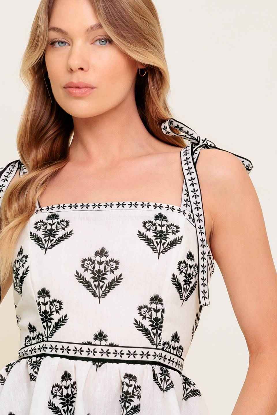 SERENE KISS WOVEN TOP