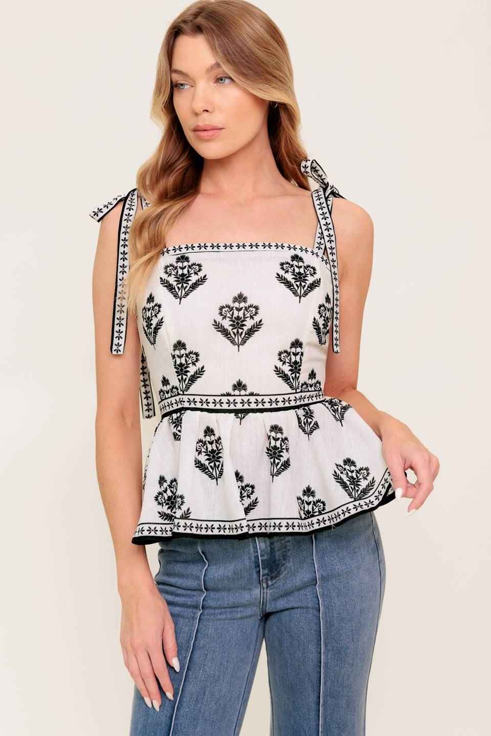 SERENE KISS WOVEN TOP