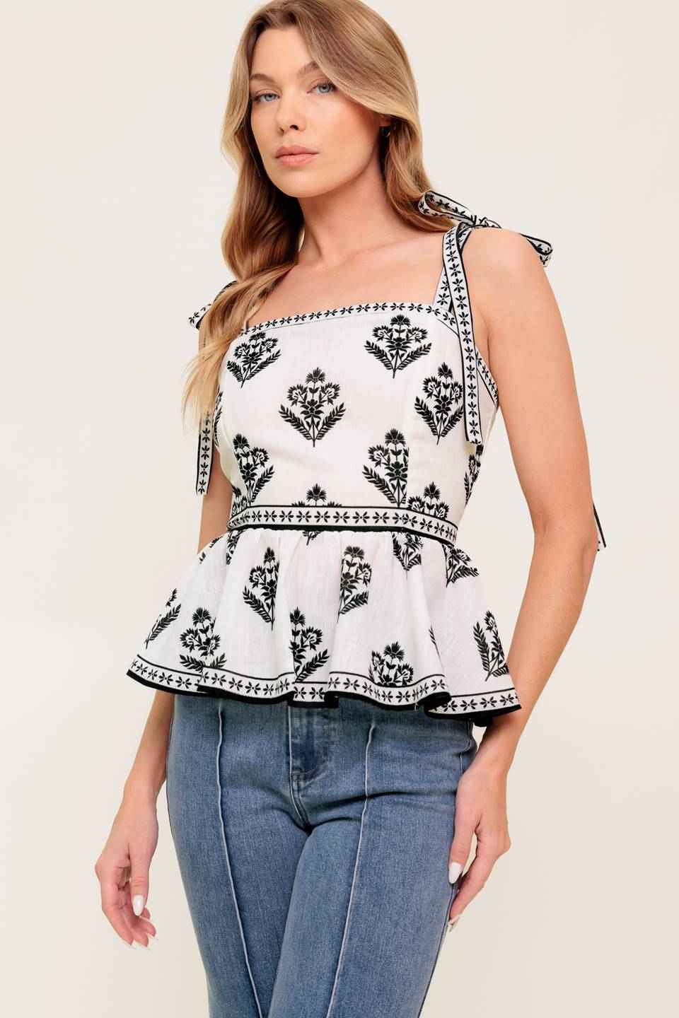 SERENE KISS WOVEN TOP