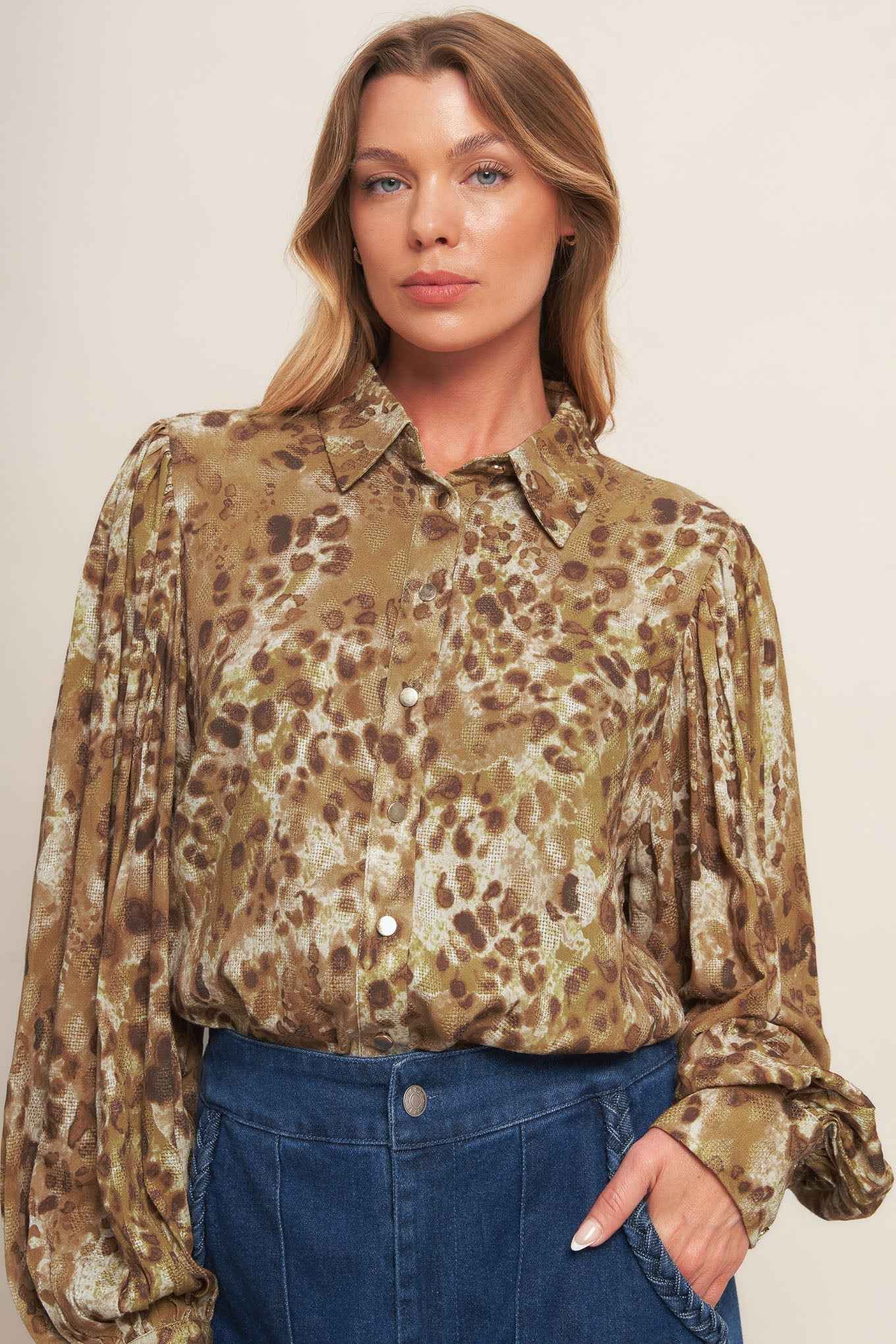 WILD LUXE TAUPE WOVEN TOP