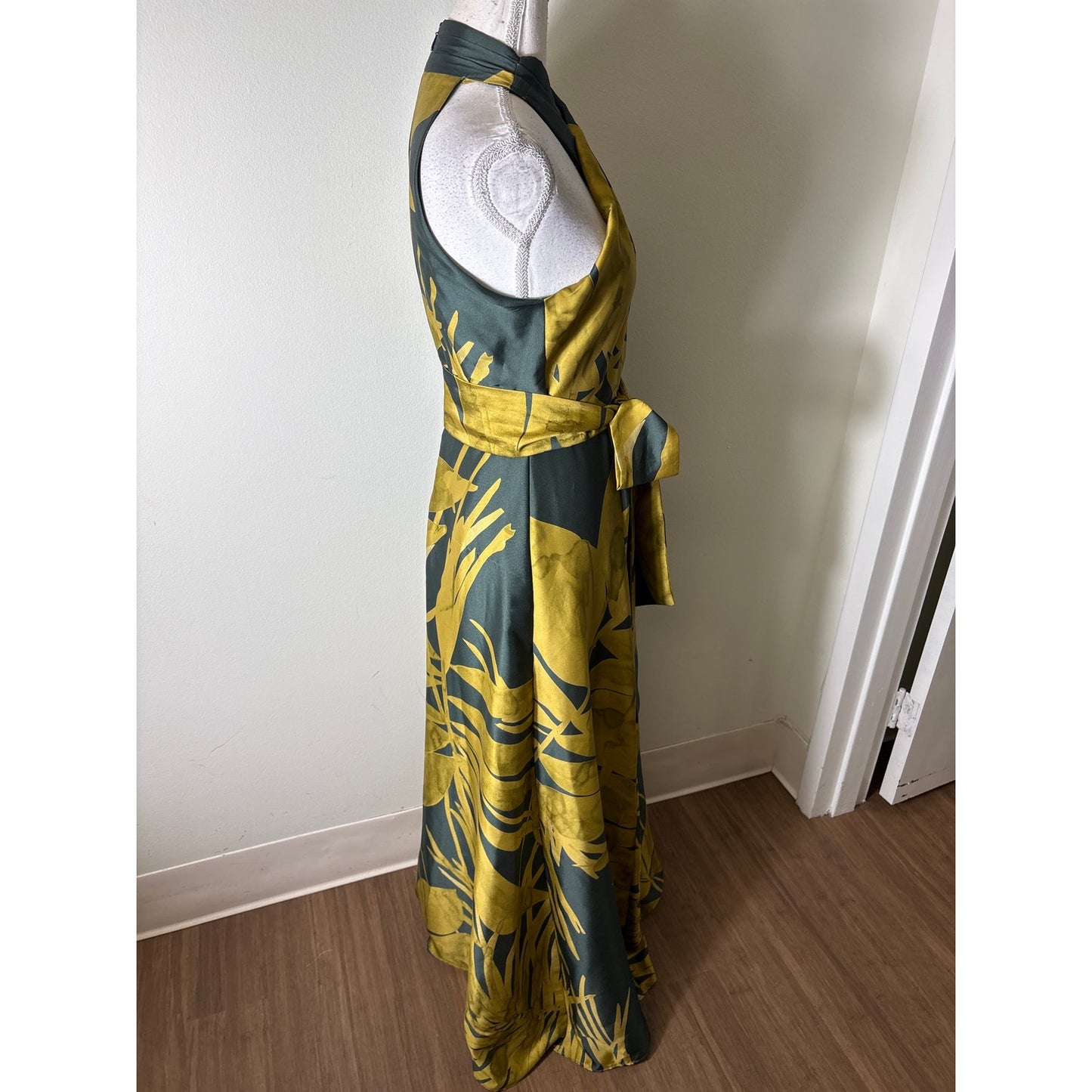 WI Fiesta Gold and Green Bamboo Leaf Halter Gown Sz S