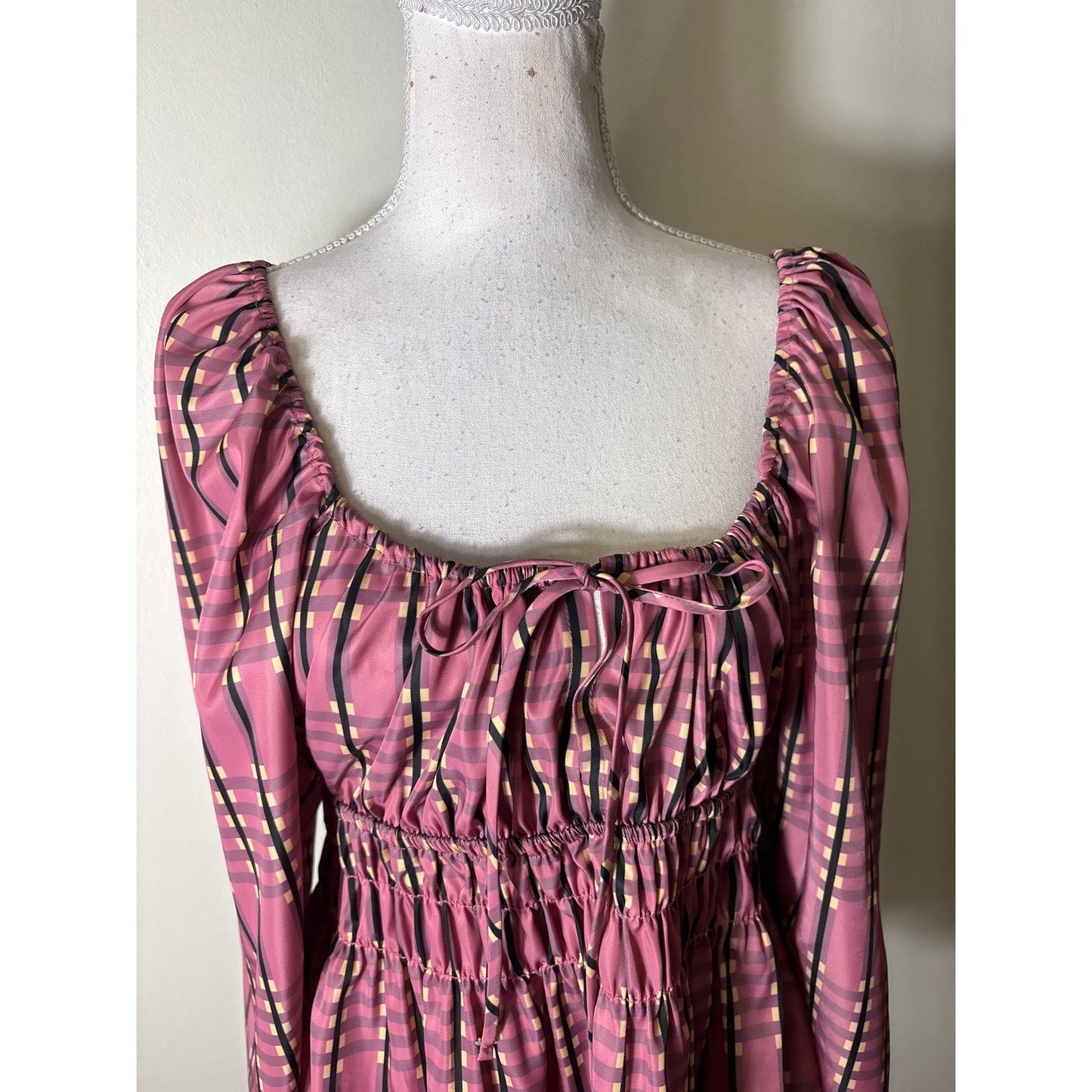 Ciao Lucia Mauve Plaid Long Sleeve Peplum Wide Neck Top Sz L