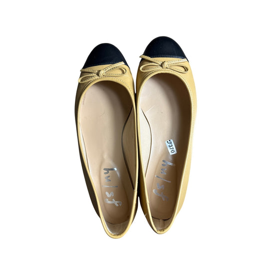 NWOB sf/ny Tan Black Leather Ballet Flats Sz 7.5