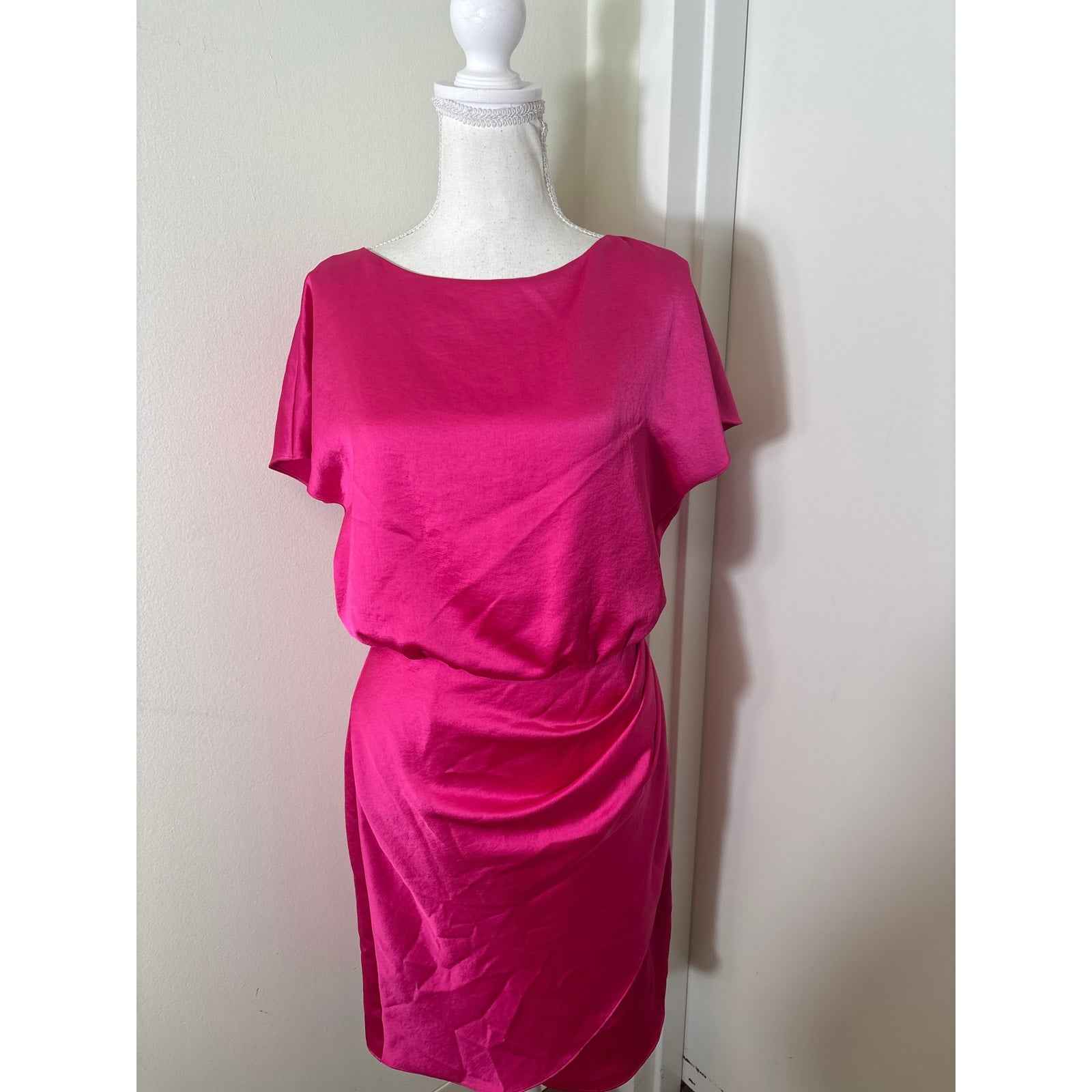 Trina Turk Hot Pink Blouson Cap Sleeve Dress with Ruched Skirt Sz 4