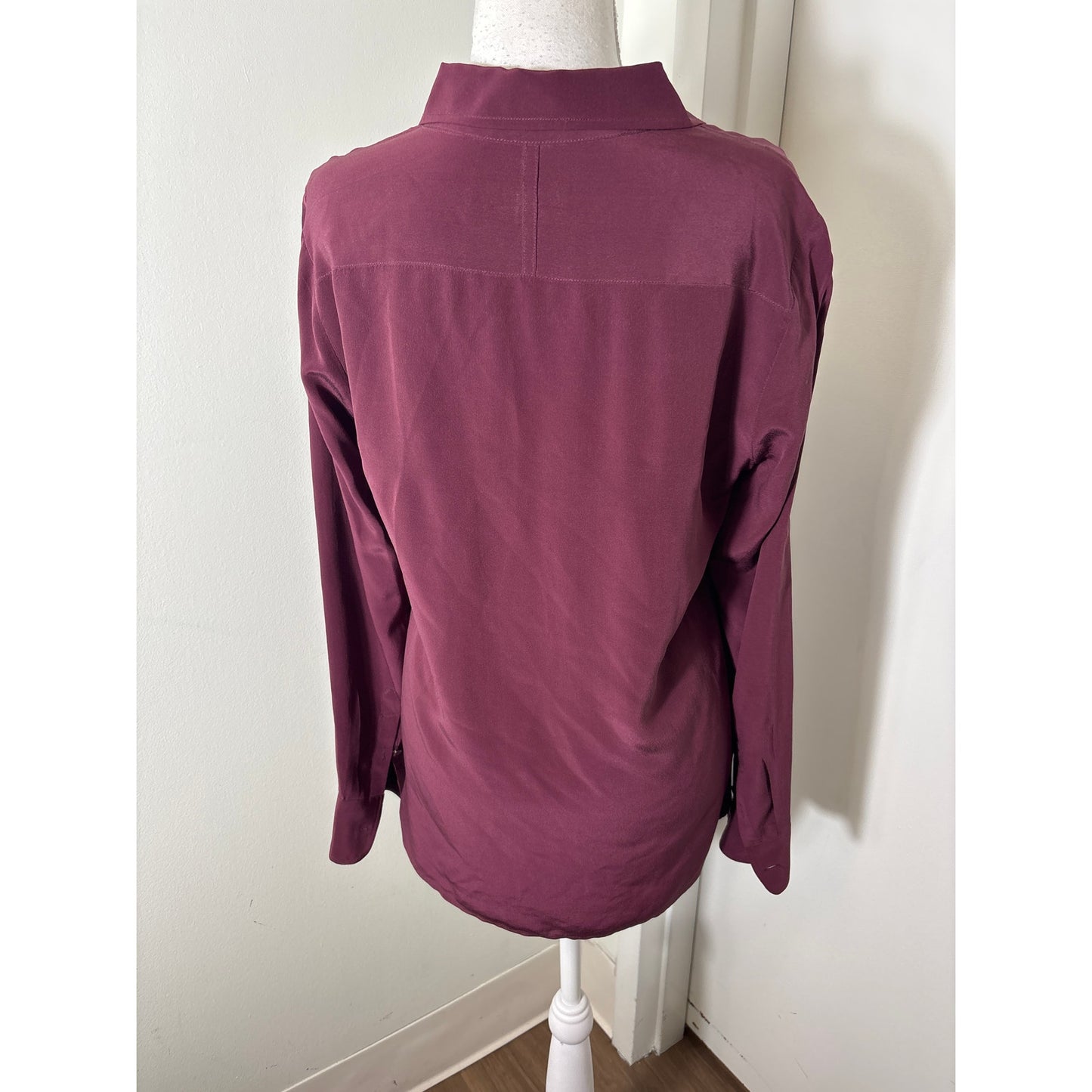 Equipment Femme Plum Long Sleeve Button Up Silk Shirt Sz M