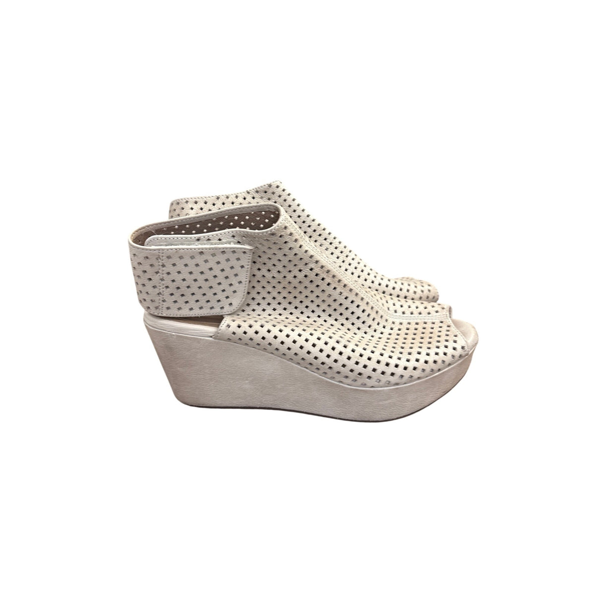 Chocolat Blue Cream Laser Cut Peep Toe Wedges Sz 8