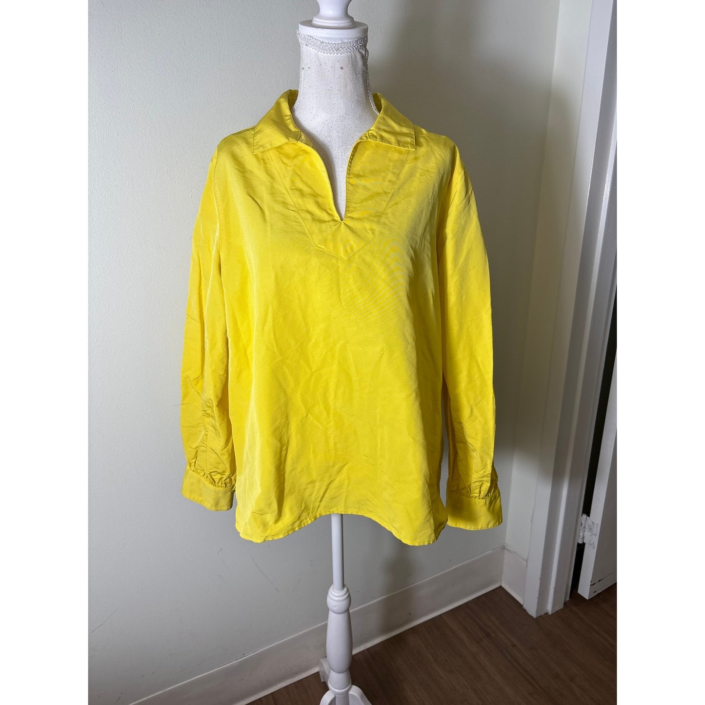 NWT Ann Mashburn Yellow Carolina Top Sz L