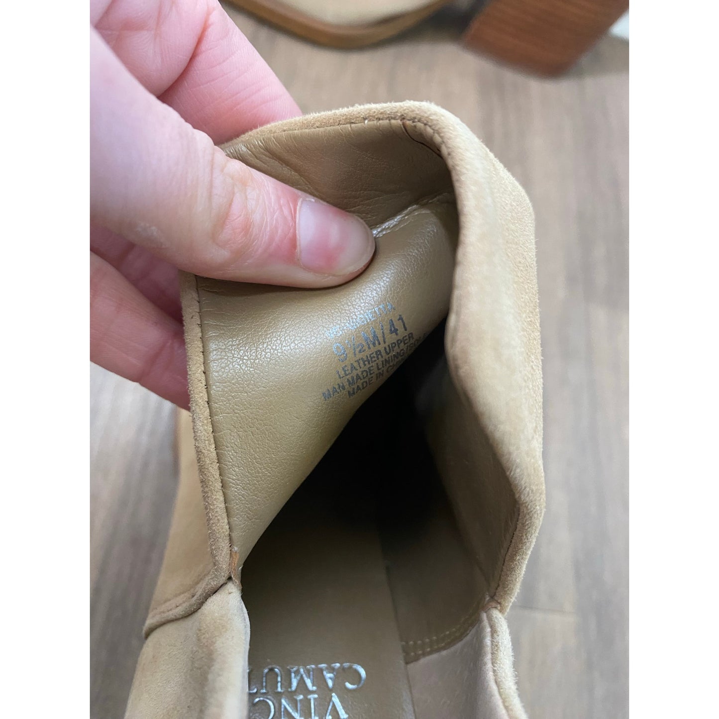 Vince Camuto Pointed Toe Tan Suede Booties with Chunky Heel Sz 9.5