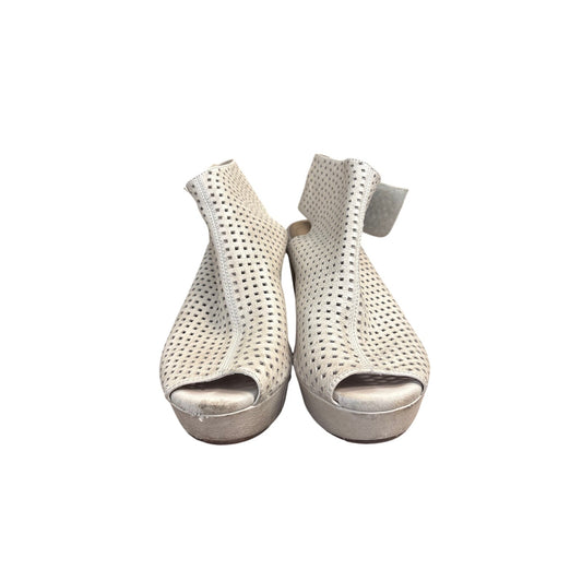 Chocolat Blue Cream Laser Cut Peep Toe Wedges Sz 8