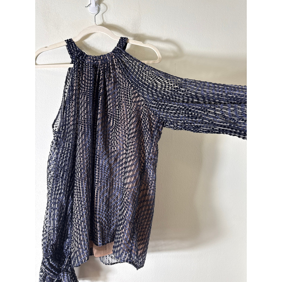 BCBG Navy Sheer Dot Overlay Cold Shoulder Blouse Sz M