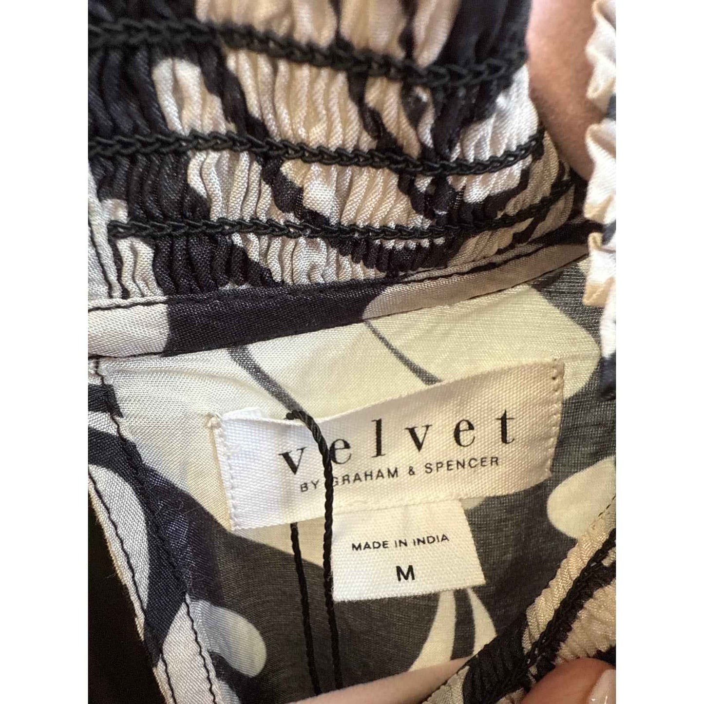 NWT Velvet Black/Cream Mock Neck Top SzM