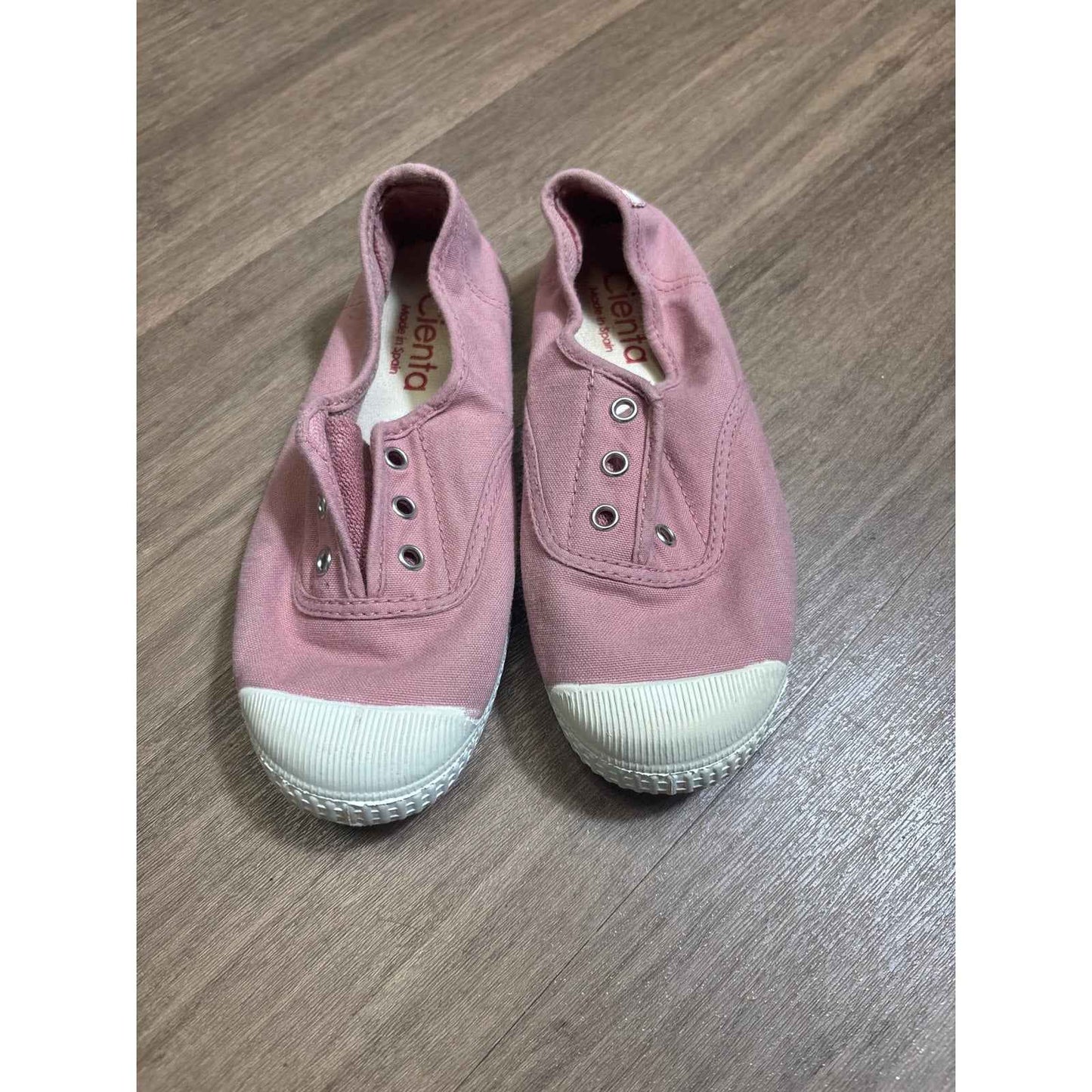 Bundle of 2 Pairs of  Tennis Shoes: Ciento and Old Souls Sz 31