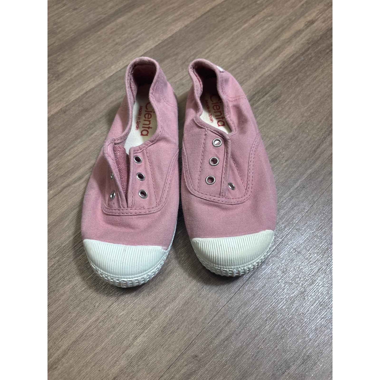 Bundle of 2 Pairs of  Tennis Shoes: Ciento and Old Souls Sz 31