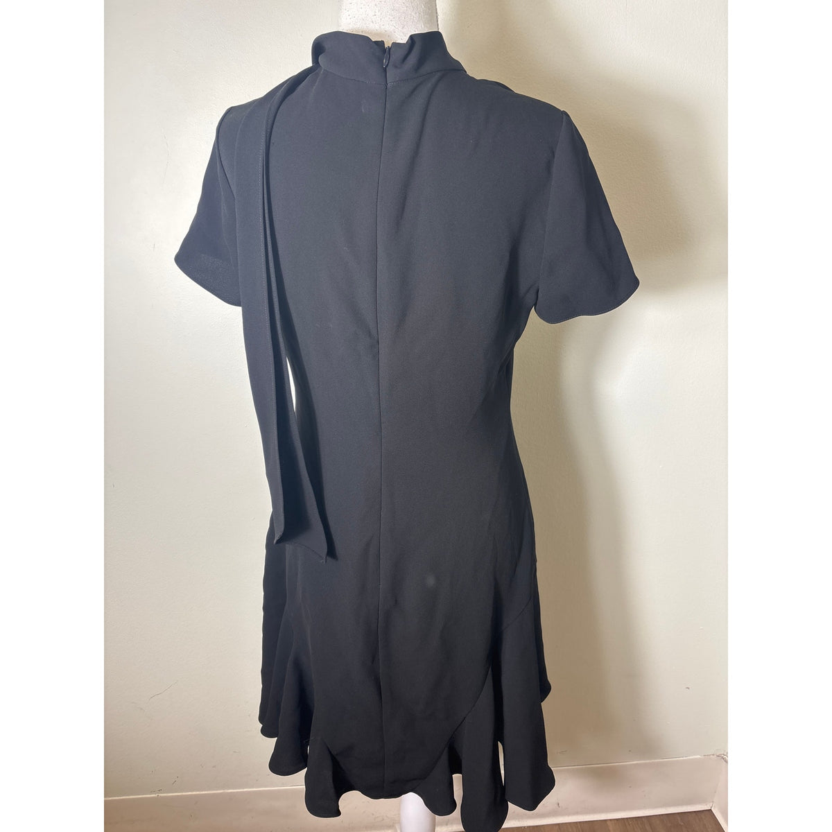 Shoshanna Black Short Sleeve Knee Length Dress Sz 4