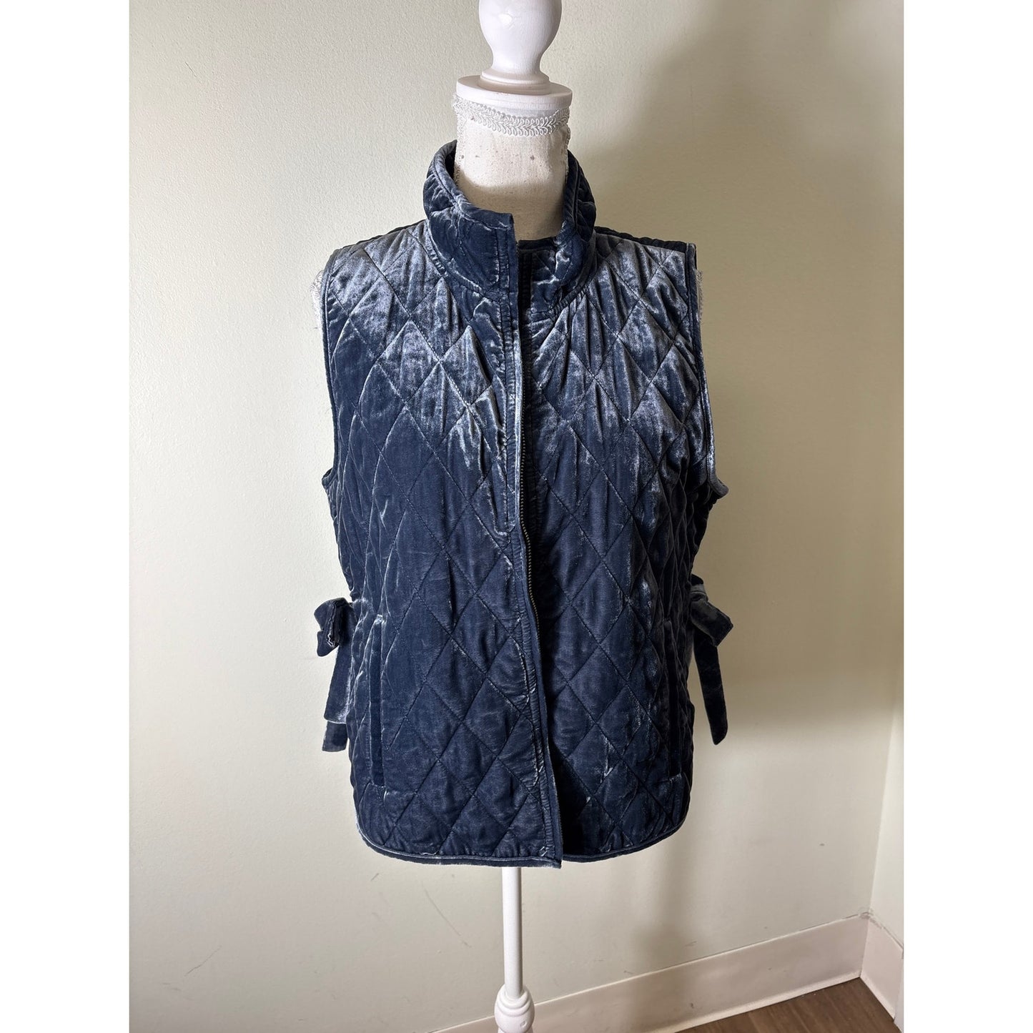 NWT Banana Republic Blue Quilted Velour Vest Sz M