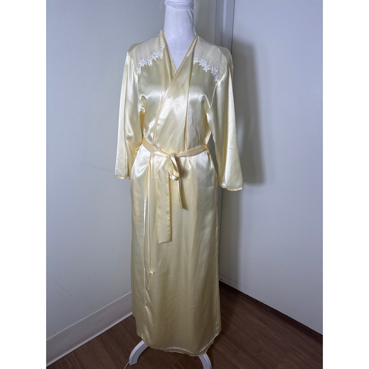 Oscar Dela Renta Yellow Silky robe Sz S