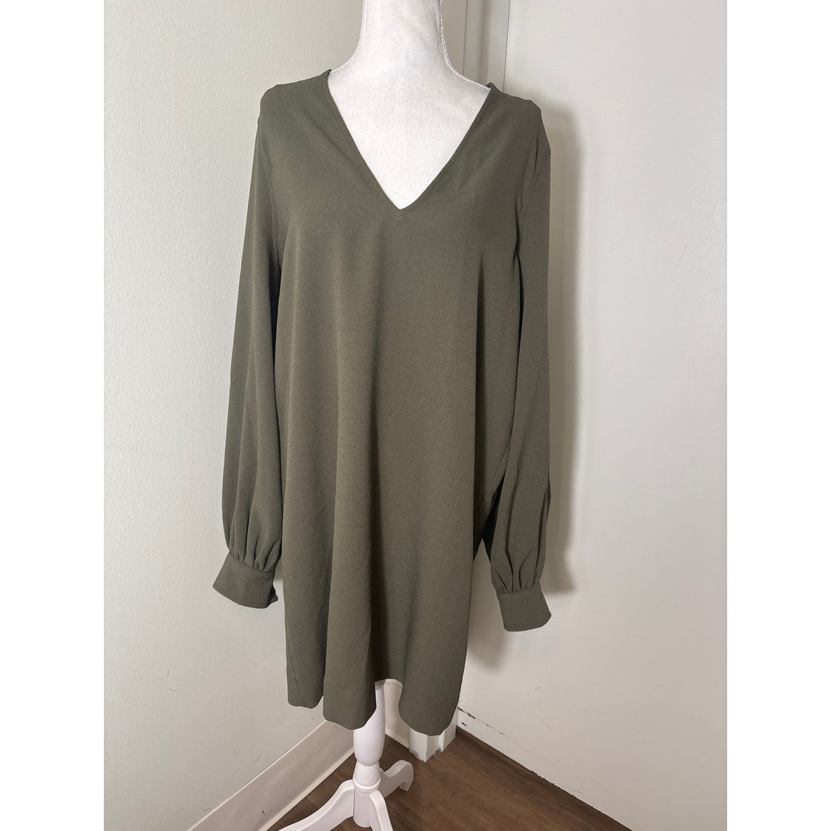 Ganni Army Green Long Sleeve V-Neck Knee Length Shift Dress Sz 38