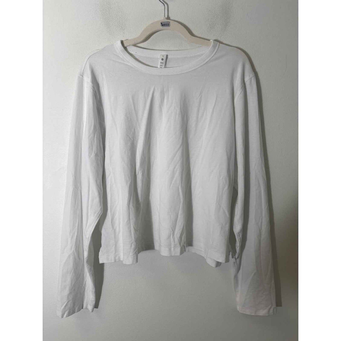 Lululemon White Cropped Long Sleeve Athletic Top Sz 16