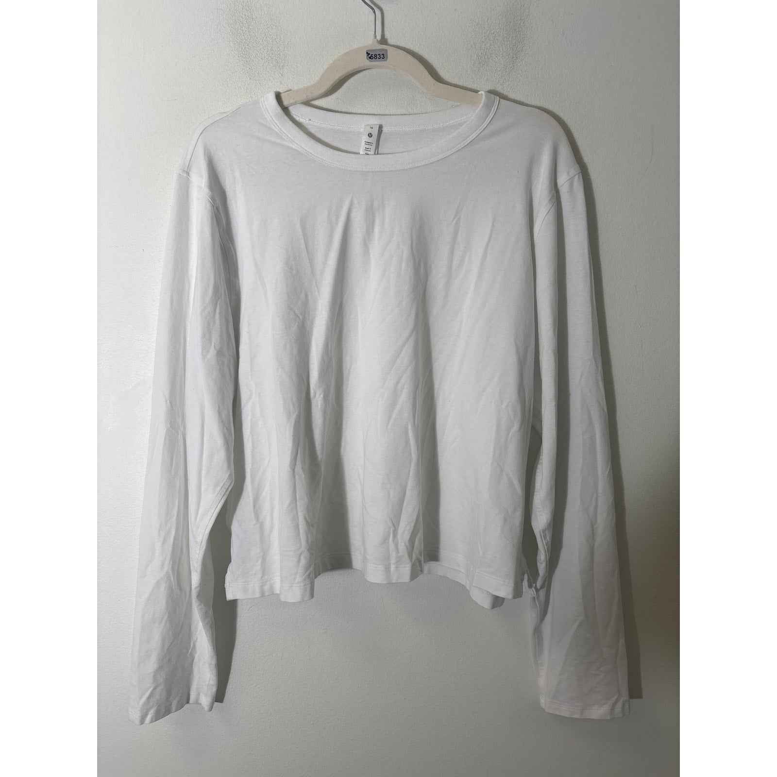 Lululemon White Cropped Long Sleeve Athletic Top Sz 16
