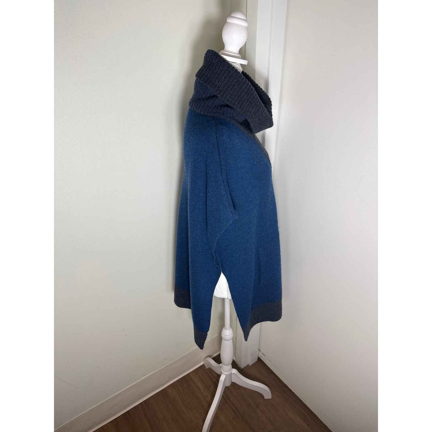 Kinross Blue and Gray 100% Cashmere Poncho One Size