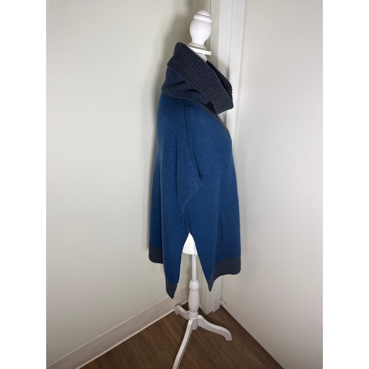Kinross Blue and Gray 100% Cashmere Poncho One Size