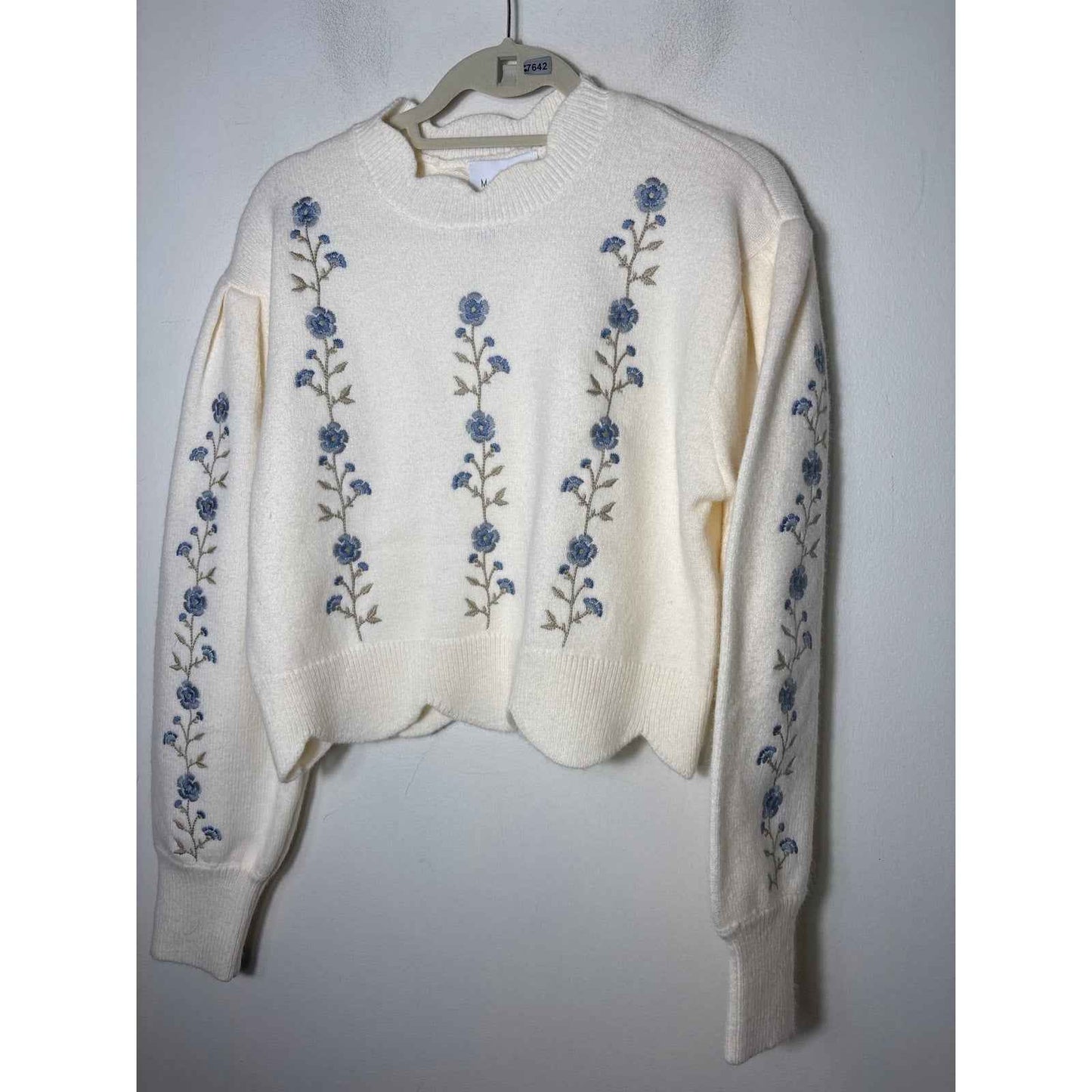 NWT MABLE Cream and Blue Floral Embroidered Cropped Sweater Sz S