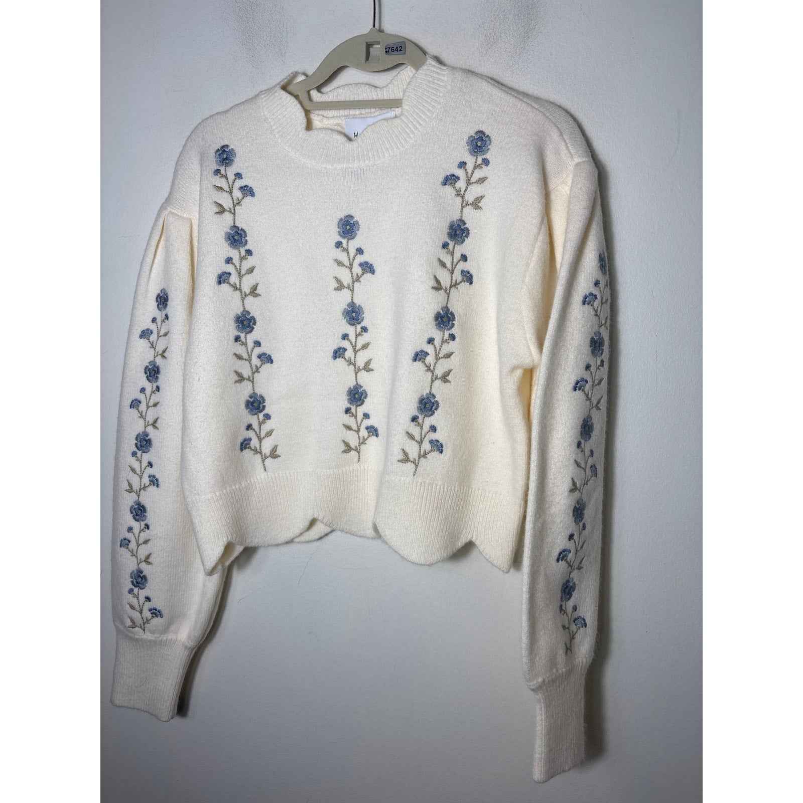 NWT MABLE Cream and Blue Floral Embroidered Cropped Sweater Sz S
